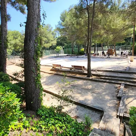 T3 Climatise Avec Parking, Piscine, Tennis, A 200m Des Plages Et Commerces - Fr-1-316-21 Six-Fours-les-Plages